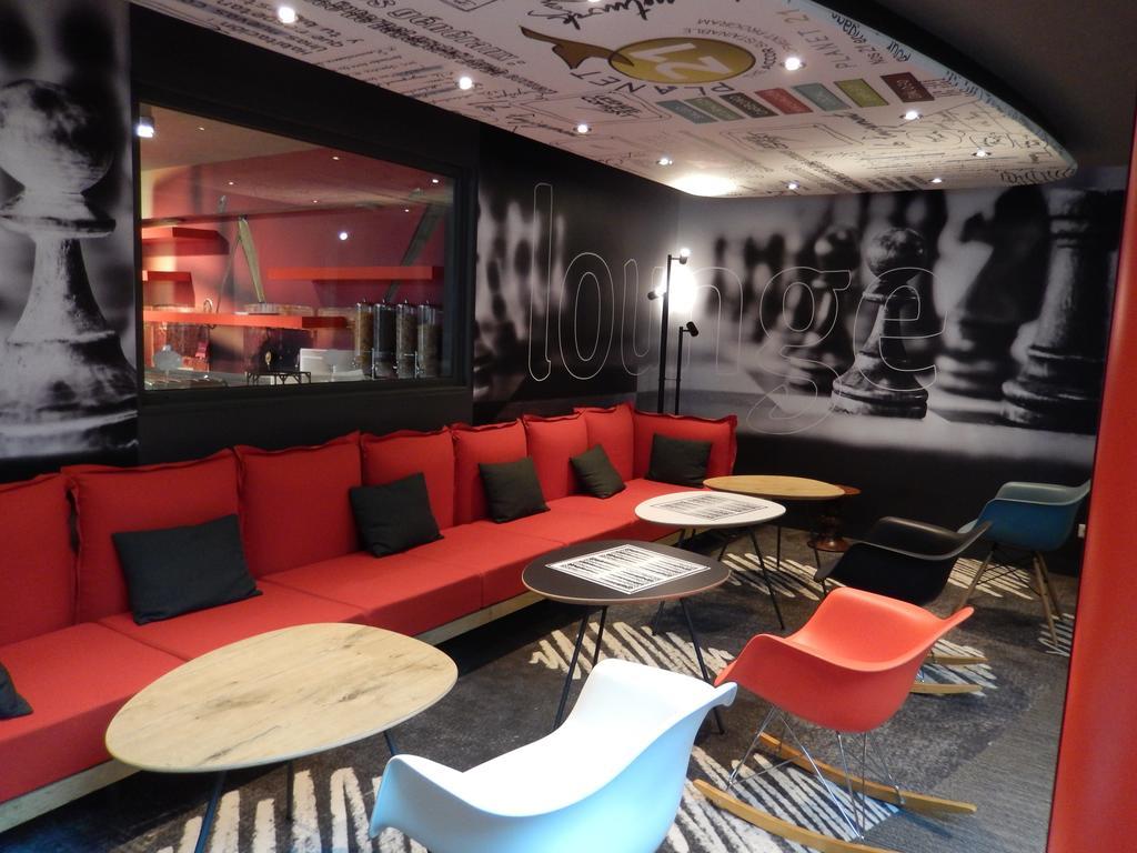 Hotel Ibis Pau Lescar Esterno foto