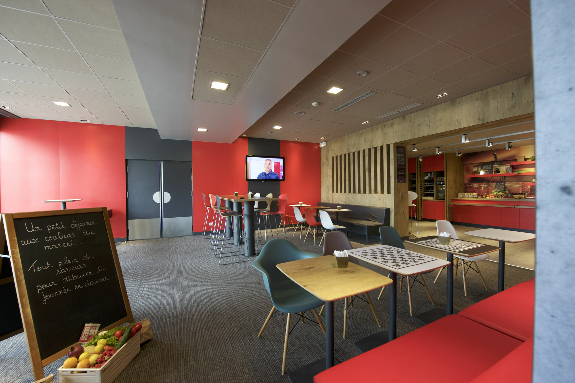 Hotel Ibis Pau Lescar Esterno foto