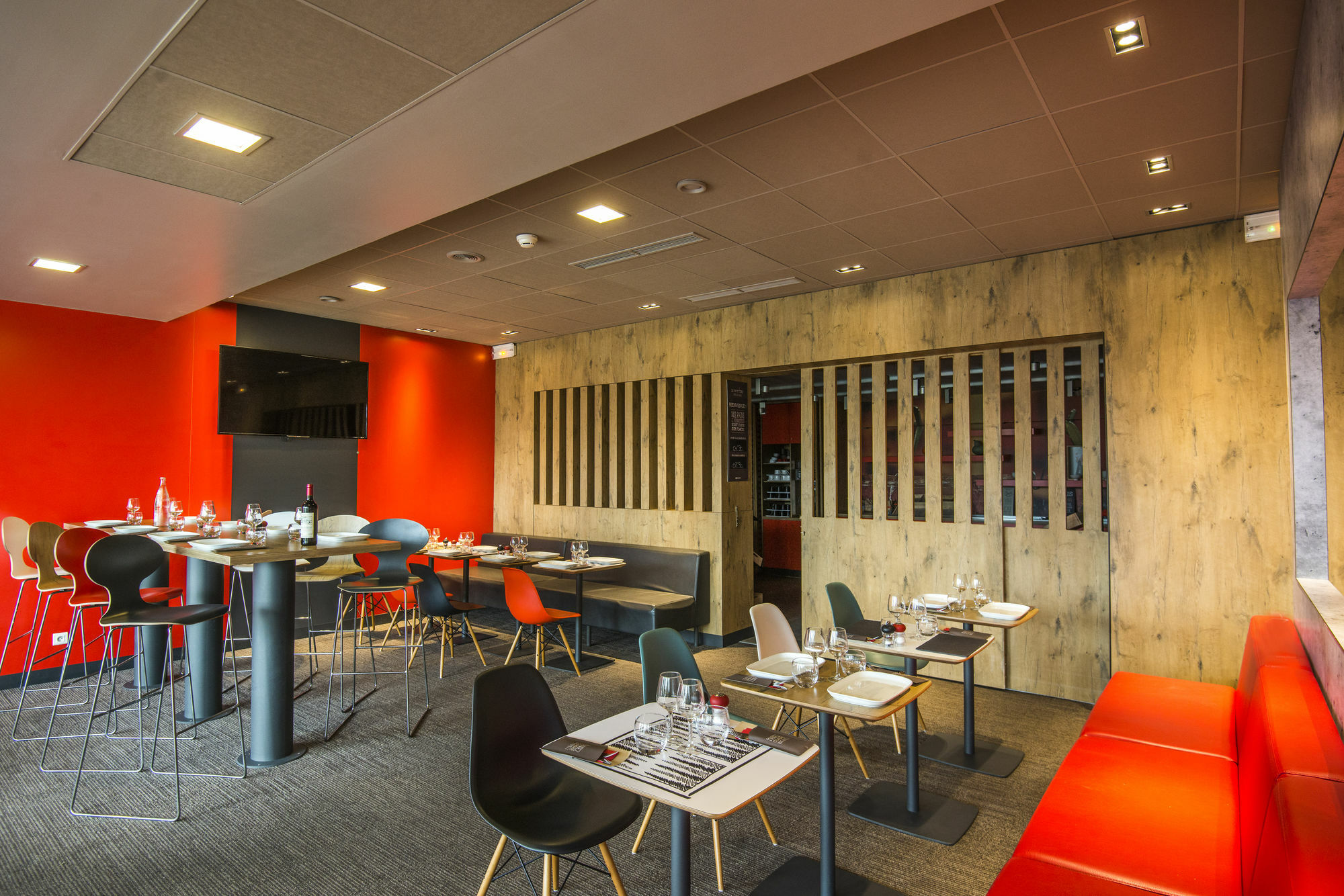 Hotel Ibis Pau Lescar Esterno foto